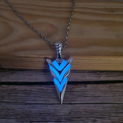 Glow-in-the-dark arrow necklace Luminescent arrow pendant Glowing arrow jewelry Enchanting glow necklace Arrow design with glow Nighttime accessory Directional charm Glow pendant with arrow motif - Pink Horse Florida