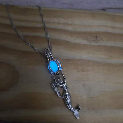 Glow-in-the-dark mermaid necklace Luminescent mermaid jewelry Glowing aquatic pendant Enchanting glow necklace Mermaid tail glow charm - Pink Horse Florida